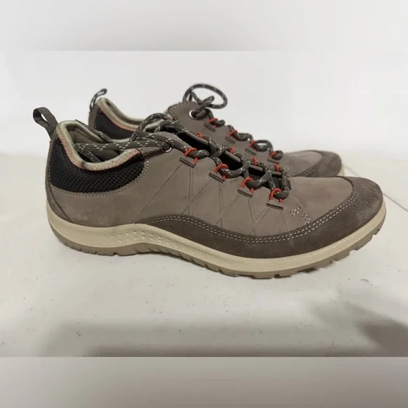 ECCO Aspina Low Hiking Shoe Size EU 38 US 7.5 Beige Yak Leather Waterproof - Picture 2 of 7